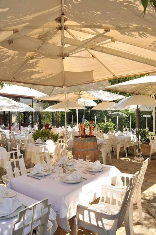 سيلانس-لا كاسكاد Les Pins Restaurant Et Chambre D'Hotes المظهر الخارجي الصورة