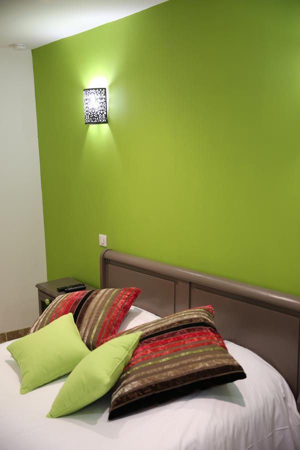 سيلانس-لا كاسكاد Les Pins Restaurant Et Chambre D'Hotes المظهر الخارجي الصورة