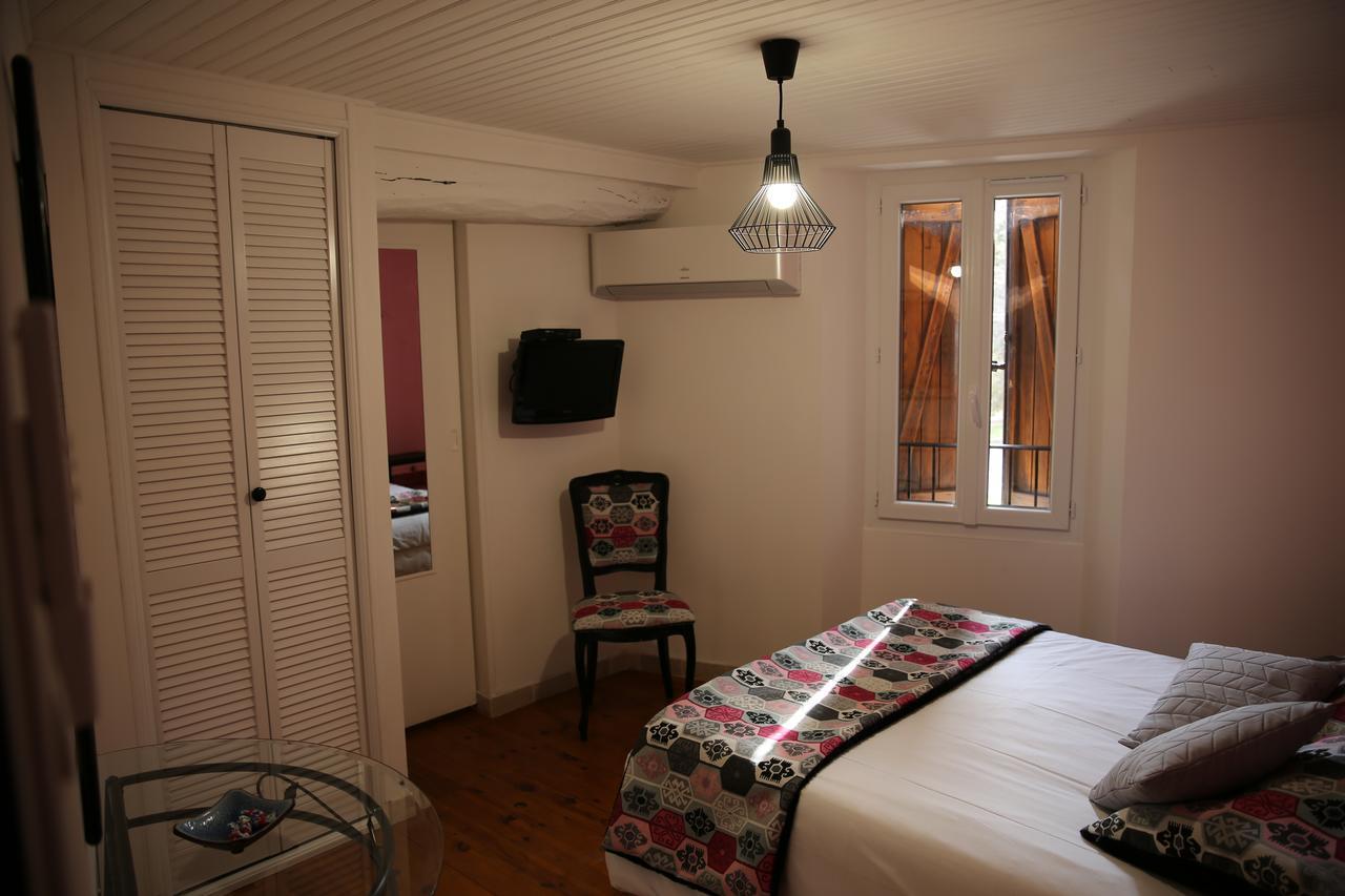 سيلانس-لا كاسكاد Les Pins Restaurant Et Chambre D'Hotes المظهر الخارجي الصورة